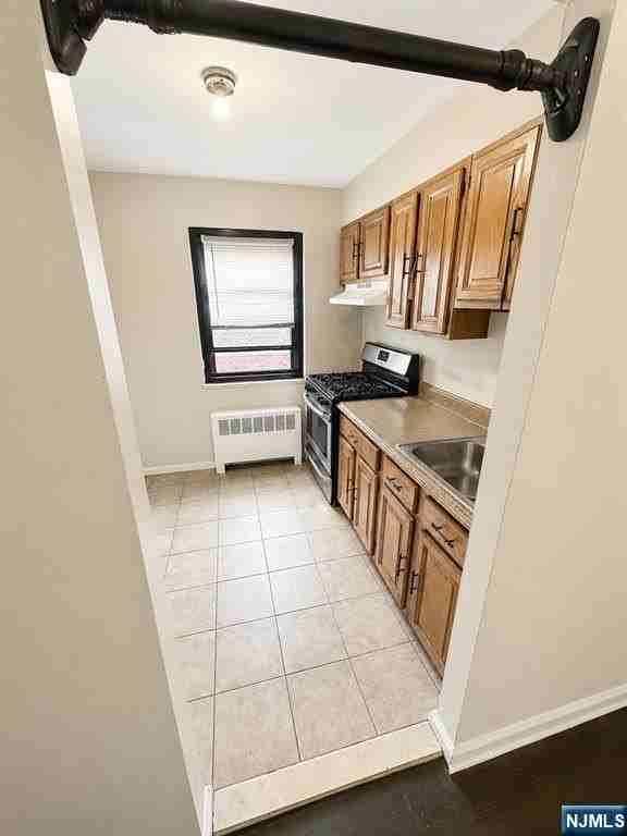 2339 Hudson Ter Apt E9 - Photo 7 of 11