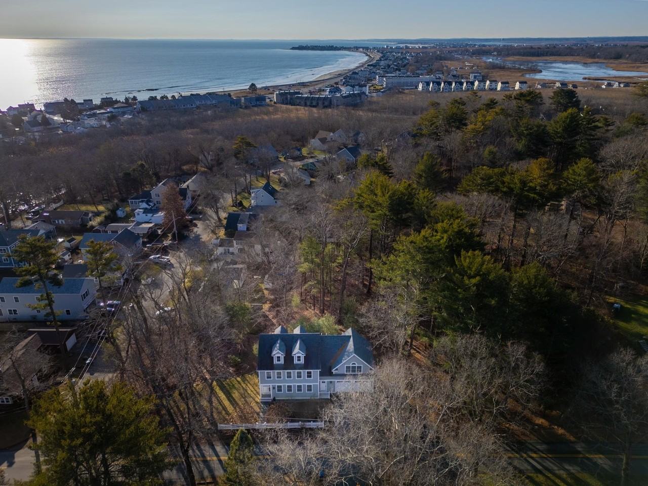 156 N Shore Rd - Photo 4 of 31
