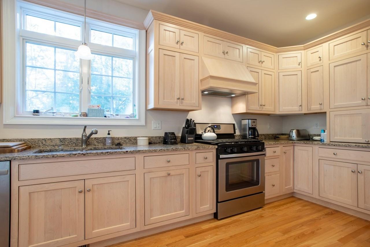 156 N Shore Rd - Photo 7 of 31