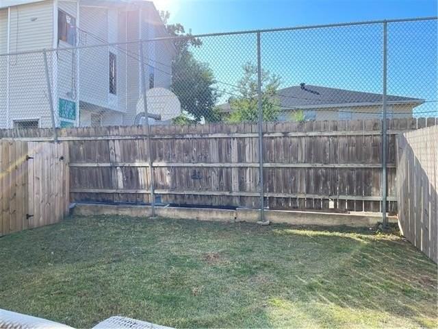 2755 Huntsville St #B - Photo 5 of 5