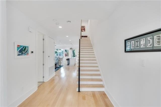 2435 State St - Photo 6 of 33