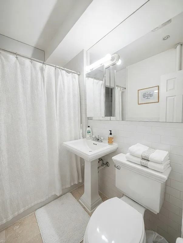 244 E 78th St #3C - Photo 4 of 4