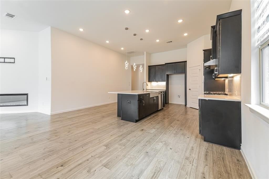 3108 Armstrong Ave - Photo 5 of 15