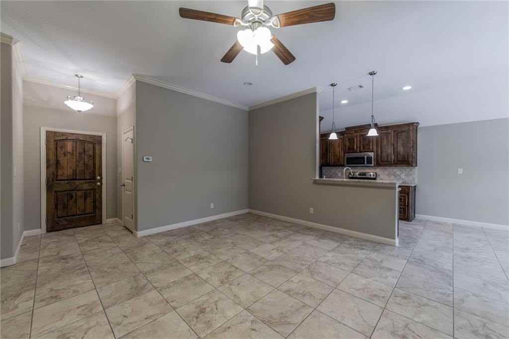 721 Smyth St - Photo 3 of 19