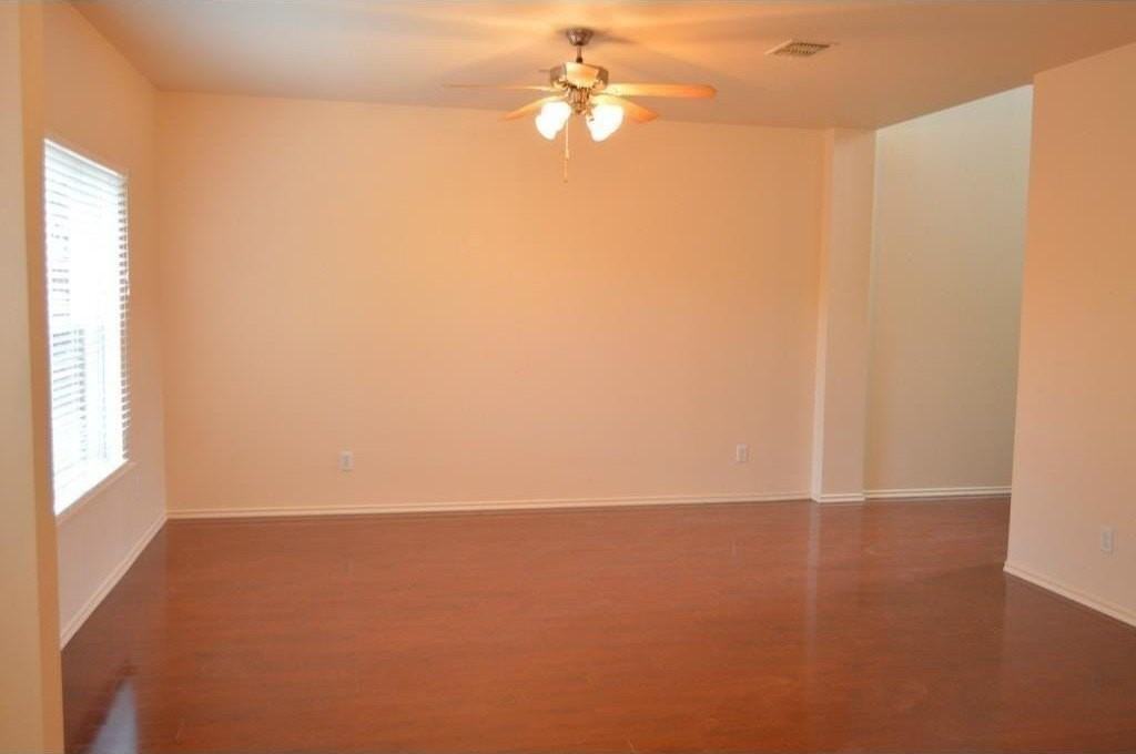 8605 Brunswick Dr - Photo 3 of 18
