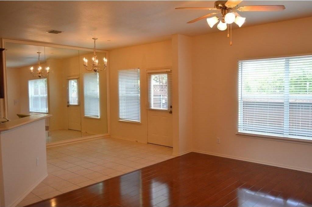 8605 Brunswick Dr - Photo 4 of 18