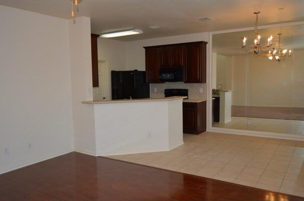 8605 Brunswick Dr - Photo 6 of 18