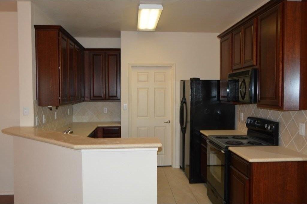 8605 Brunswick Dr - Photo 7 of 18