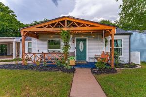 featured image of 809 S Lamar St