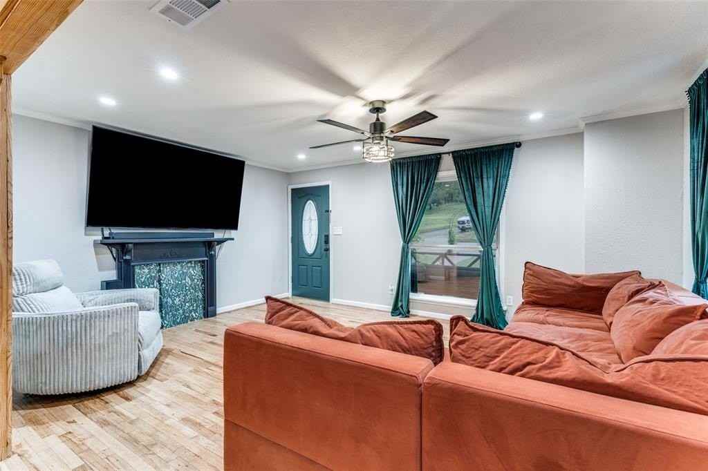 809 S Lamar St - Photo 3 of 25