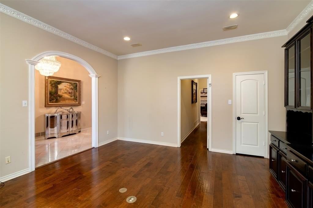 5920 Encore Dr - Photo 6 of 34