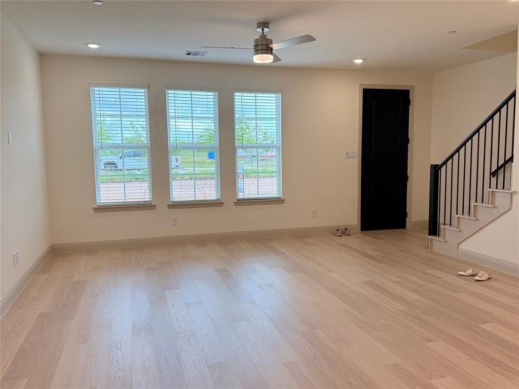 1006 Stockton Dr - Photo 3 of 20