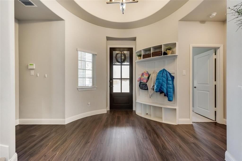 1228 Carinna Dr - Photo 3 of 28