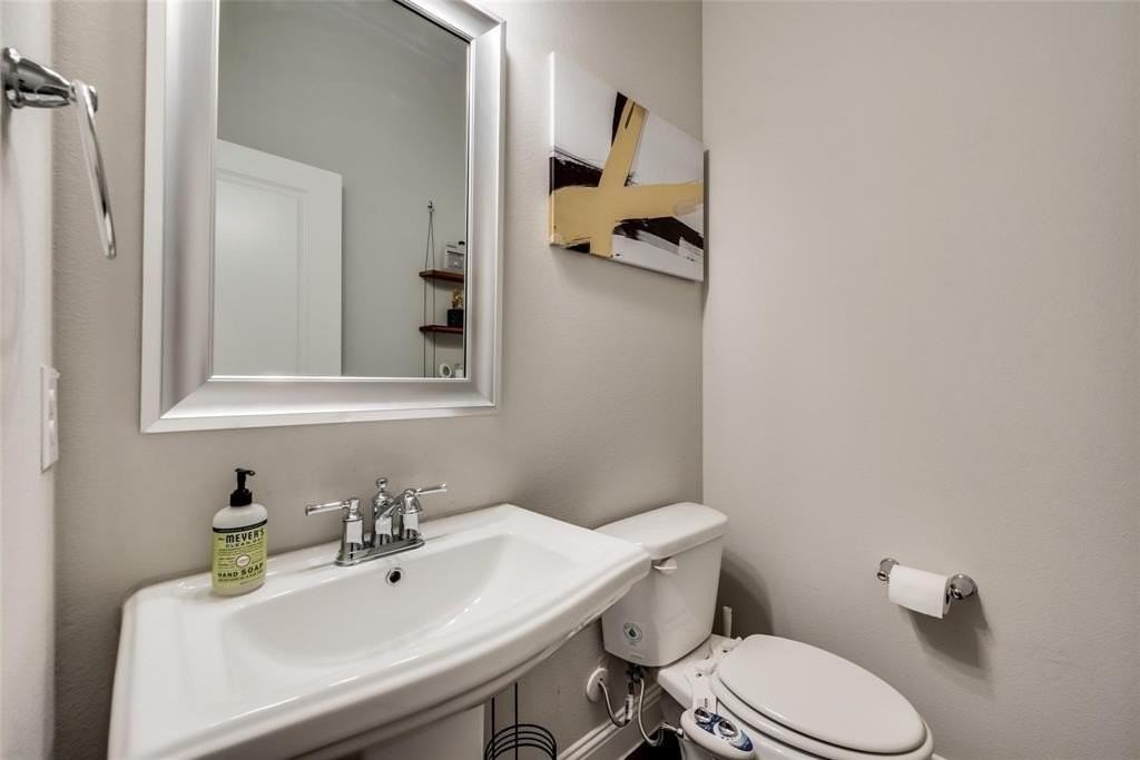 1228 Carinna Dr - Photo 6 of 28