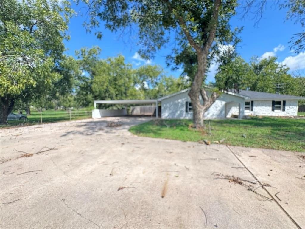 409 Pecan Grove Dr - Photo 2 of 17