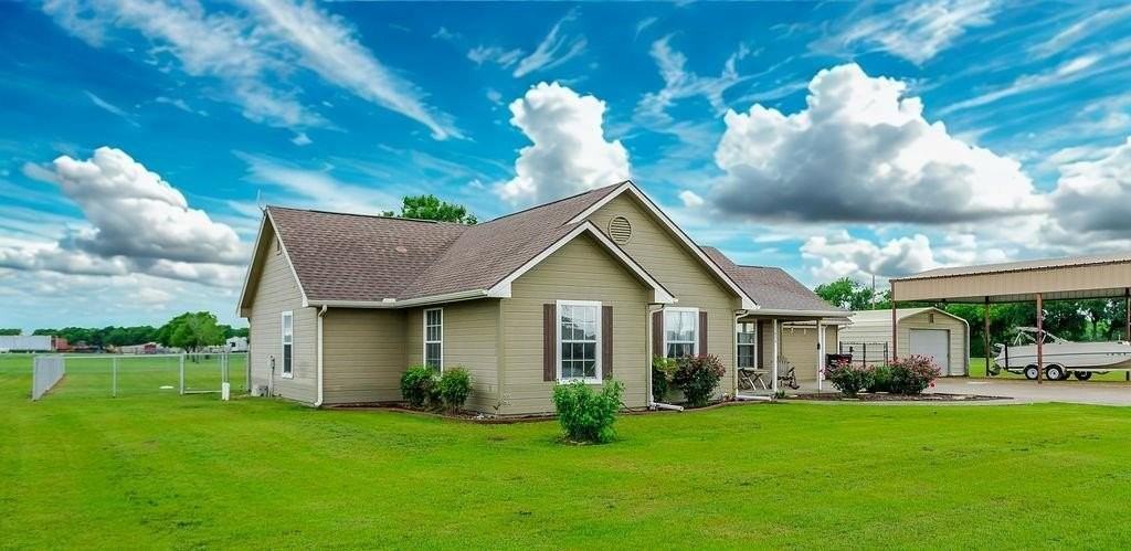 1808 County Road 2712 - Photo 3 of 33