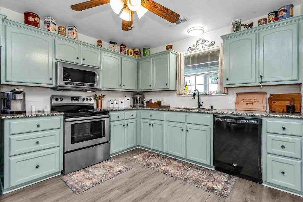 1808 County Road 2712 - Photo 6 of 33