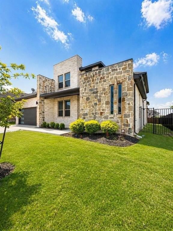 7417 Sanctuary Dr - Photo 3 of 39