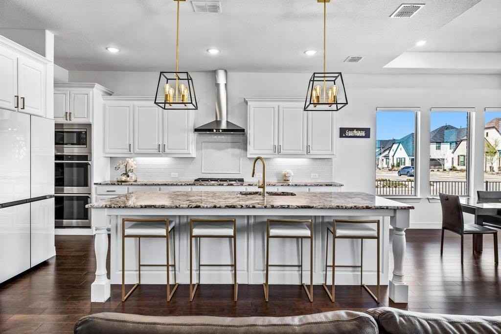 1730 Caruth Dr - Photo 3 of 39