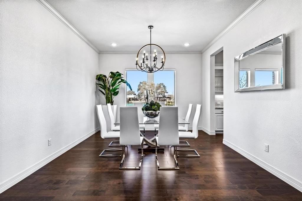 1730 Caruth Dr - Photo 6 of 39