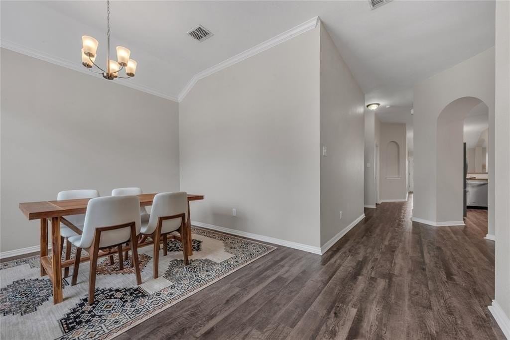 9597 Fairmont Dr - Photo 4 of 38