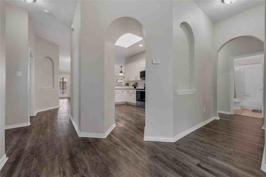 9597 Fairmont Dr - Photo 6 of 38