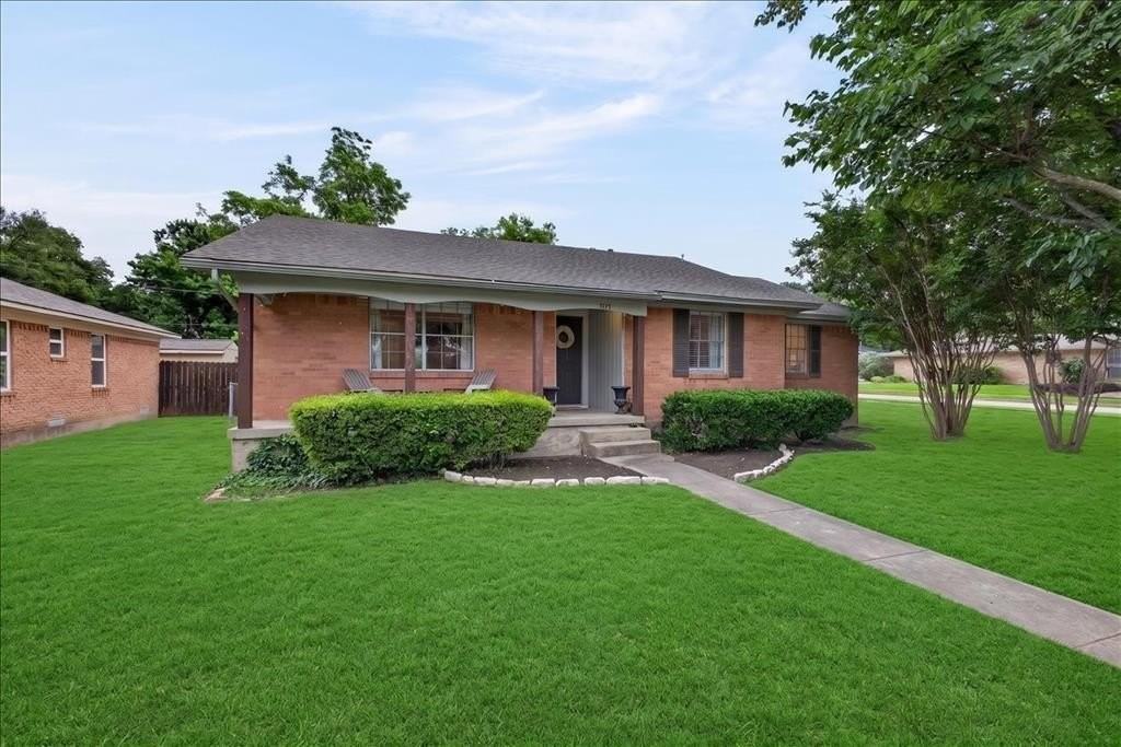 105 S Weatherred Dr - Photo 4 of 40