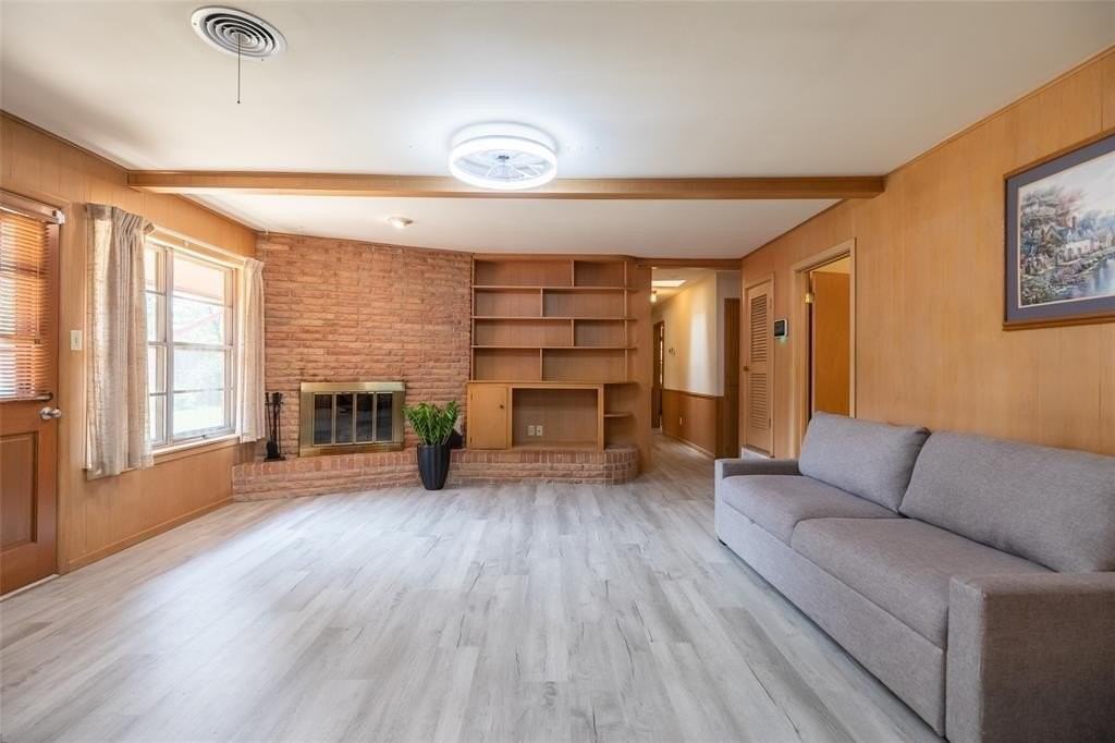 2609 Madison Ave - Photo 4 of 40