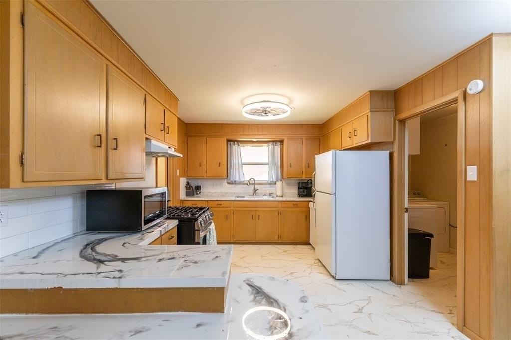 2609 Madison Ave - Photo 5 of 40