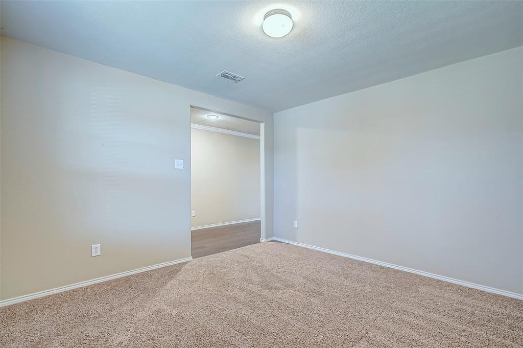 120 Abelia Dr - Photo 6 of 34