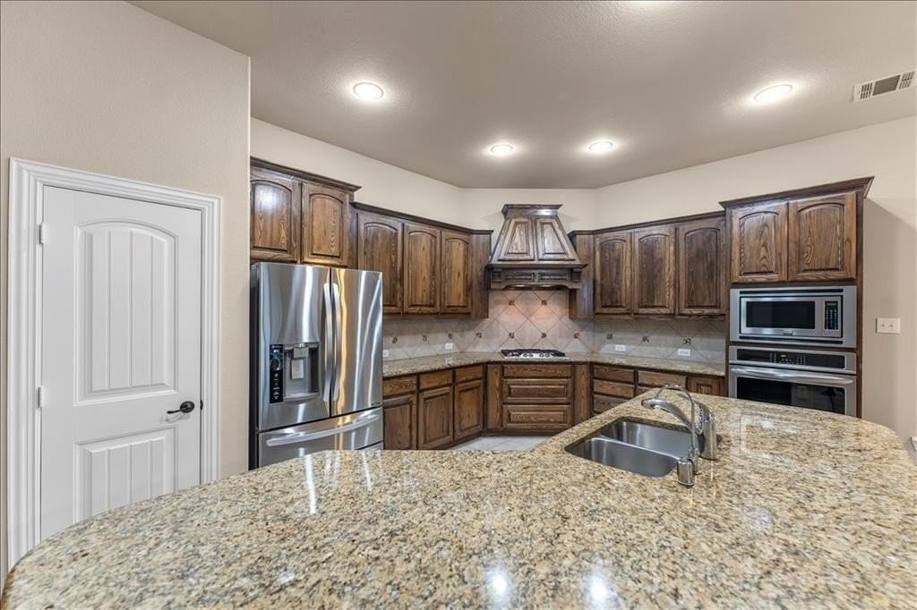 308 Fisk Ln - Photo 6 of 40