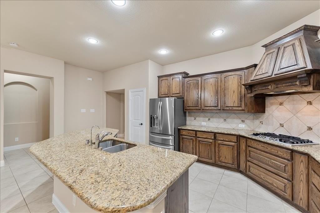 308 Fisk Ln - Photo 7 of 40