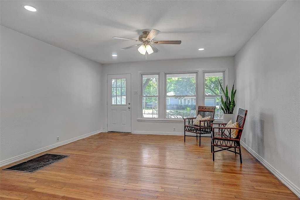 411 W Taylor St - Photo 4 of 34