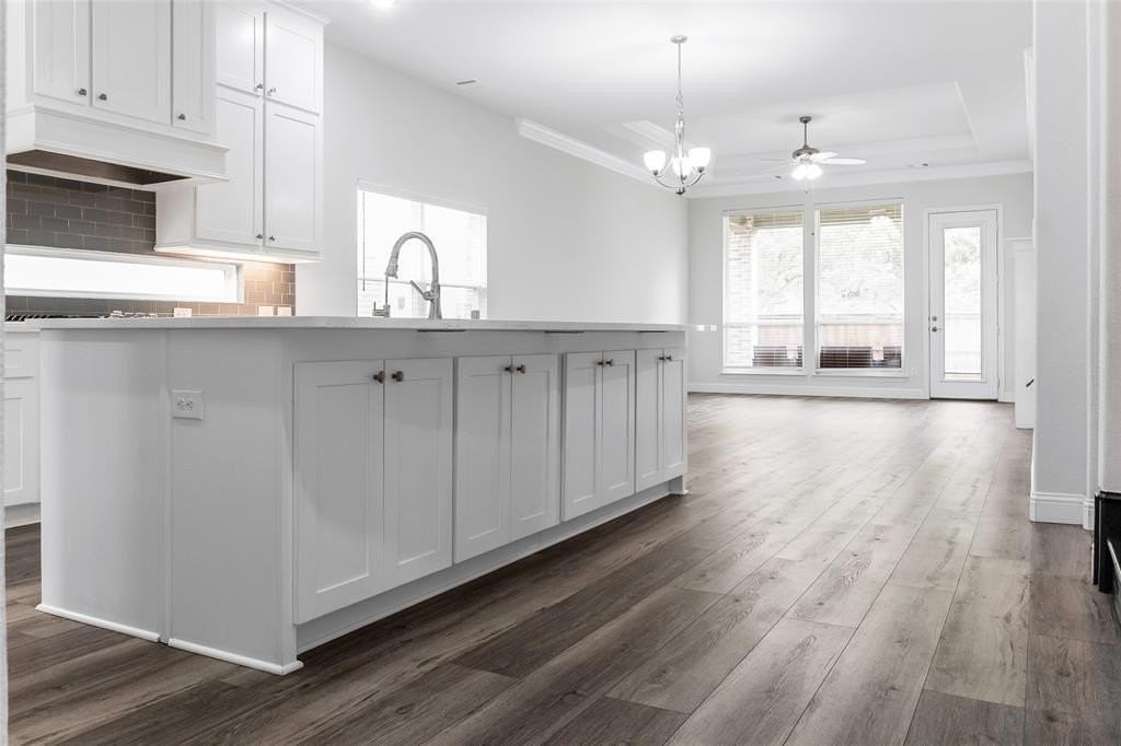 12569 Royal Oaks Ln - Photo 6 of 32