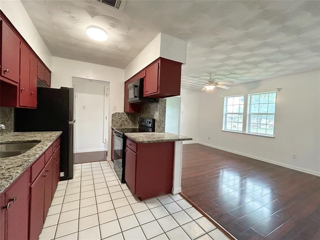 4202 Windsor Dr - Photo 6 of 12