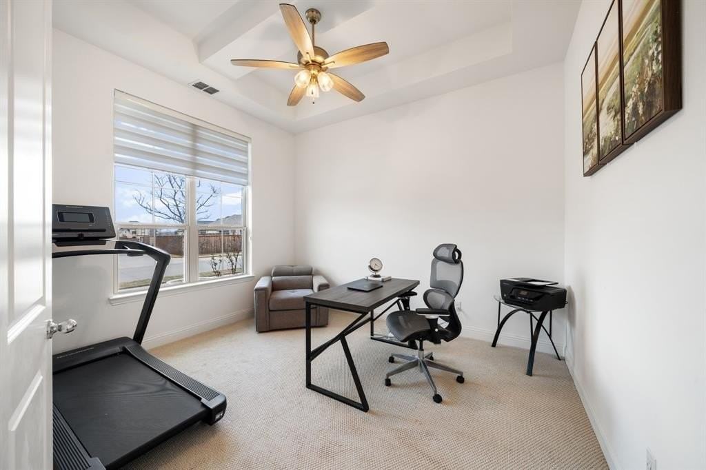 8213 Legacy Oak Dr - Photo 4 of 40