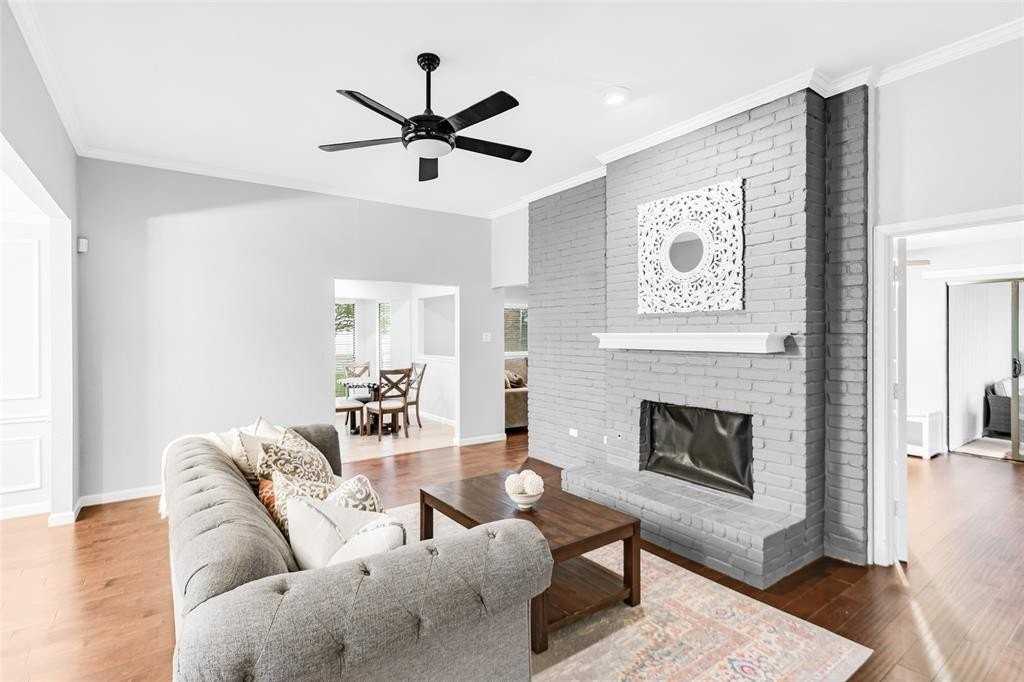 2600 Summertree Dr - Photo 4 of 37