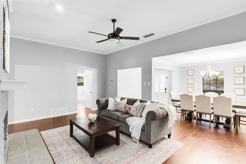 2600 Summertree Dr - Photo 6 of 37