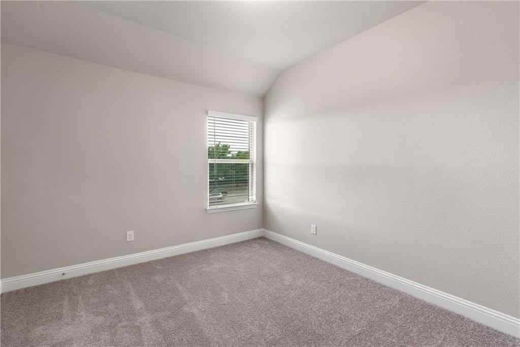 2900 Galveston St - Photo 5 of 24