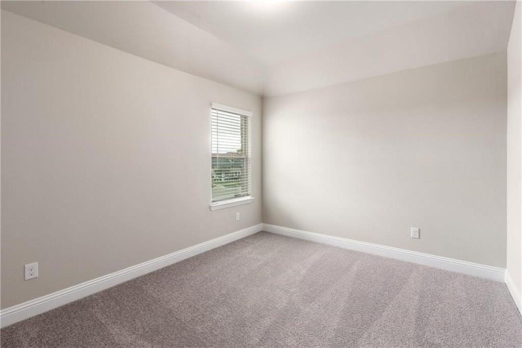 2900 Galveston St - Photo 7 of 24