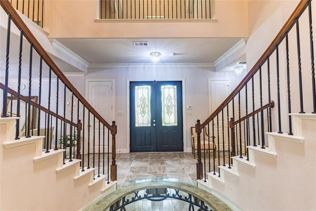 2825 River Bend Pl - Photo 4 of 39