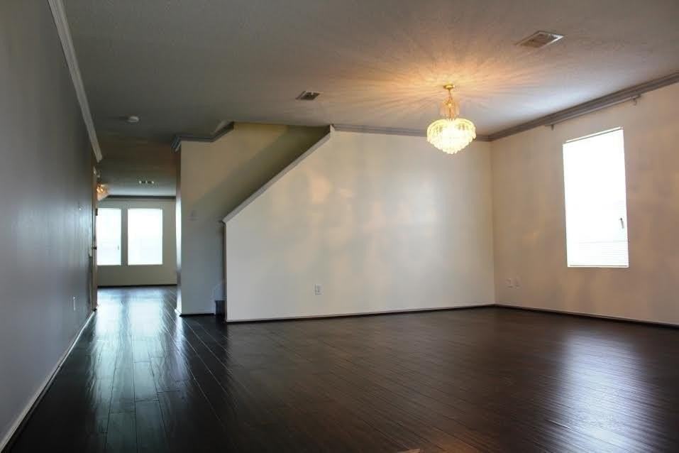 2609 Peach Dr - Photo 3 of 8