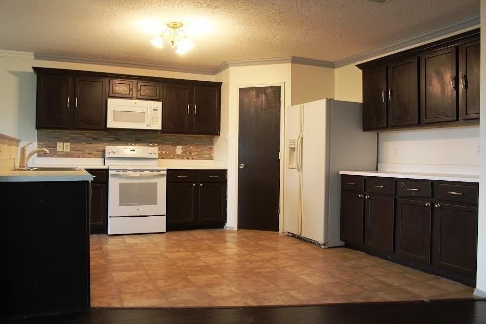 2609 Peach Dr - Photo 4 of 8