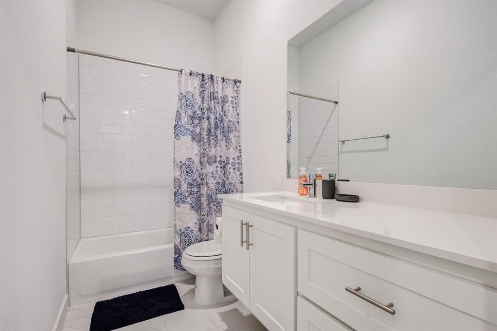 114 E Chester Ct - Photo 2 of 31