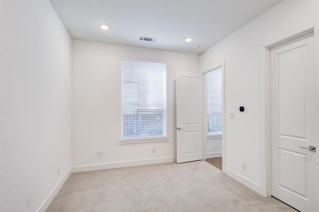 114 E Chester Ct - Photo 7 of 31