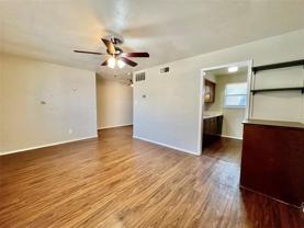 2526 W Prairie St #204 - Photo 1 of 1