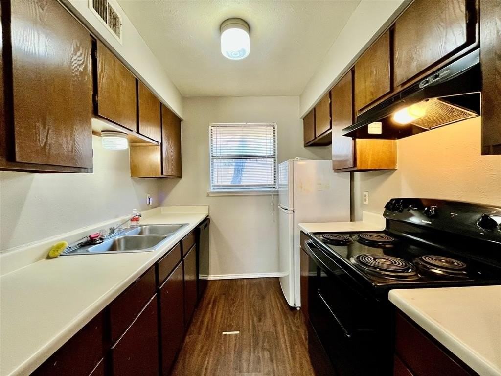 2526 W Prairie St #204 - Photo 4 of 8
