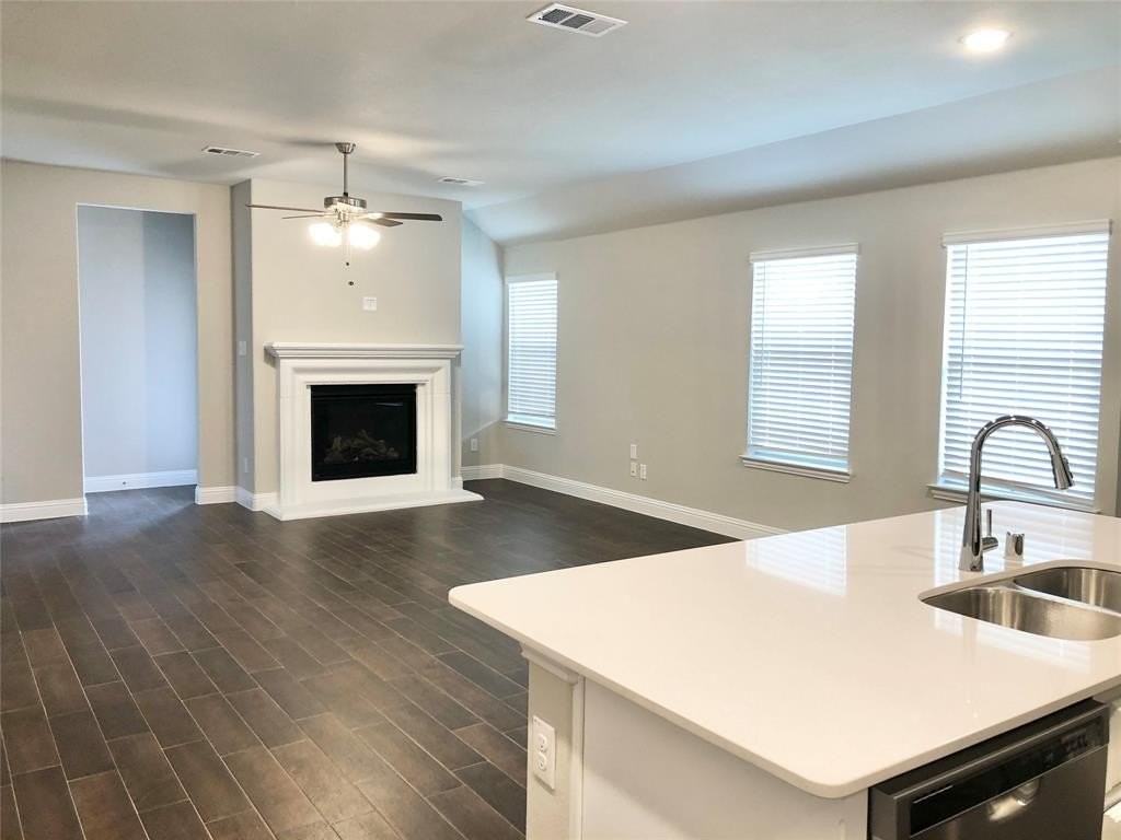1117 Tiana St - Photo 3 of 40