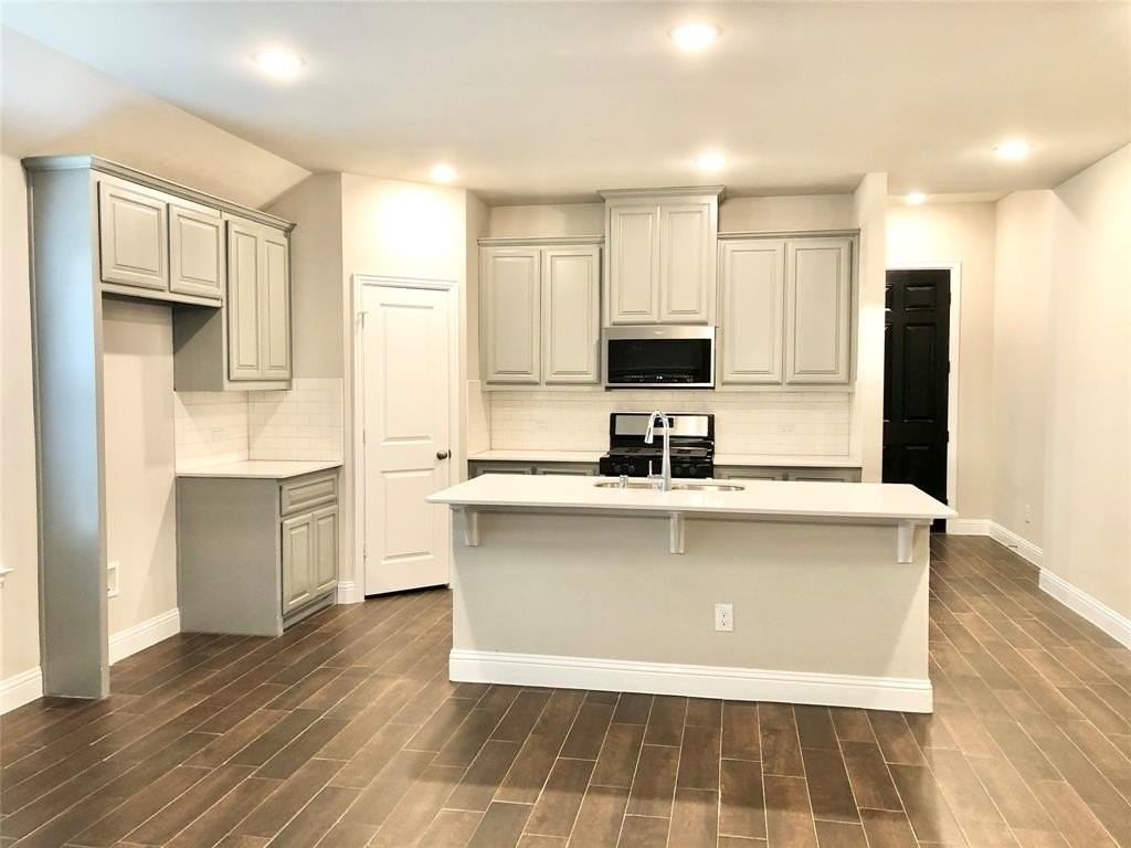 1117 Tiana St - Photo 5 of 40