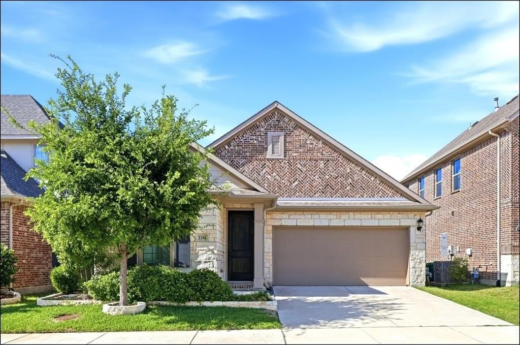 2281 Red Mule Ln - Photo 2 of 37